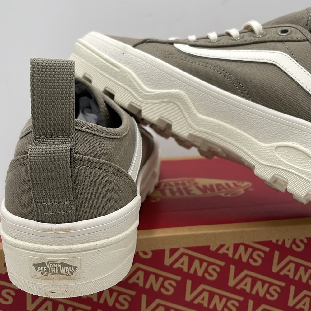 Vans WMNS Sentry Old Sko
Overland Trek
VN0A5KR3BLV
Sneakers - Picture 13 of 16